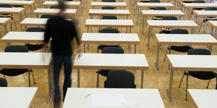 A Comprehensive Guide to Ace the AWS Certified Solutions Architect Associate (SAA-C03) Exam