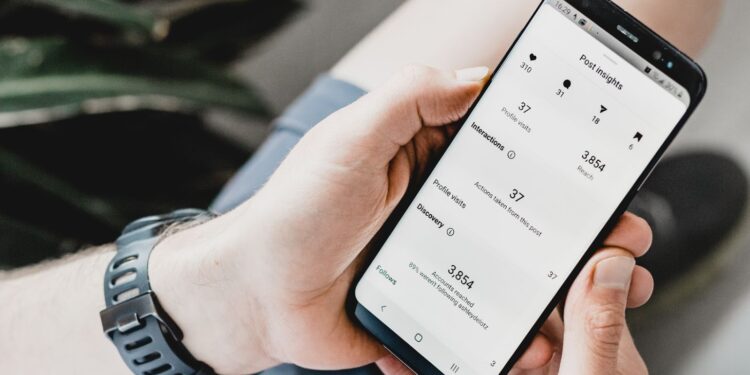 itms-appss://apps.apple.com/app/instagram/id389801252?vt=lo