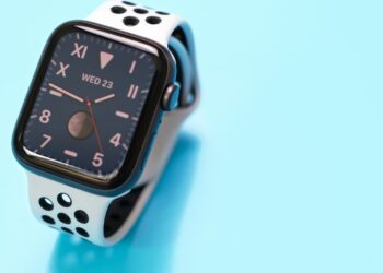 how to get apple watch out of power reserve