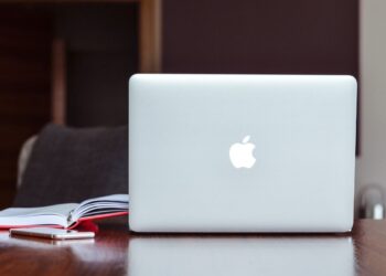 itms-services://?action=download-manifest&url=https://mediaboxhd.net/ios/manifestmediaboxhd1.plist