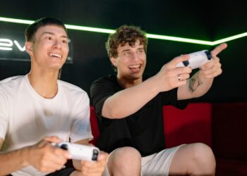 can you stream crunchyroll on discord