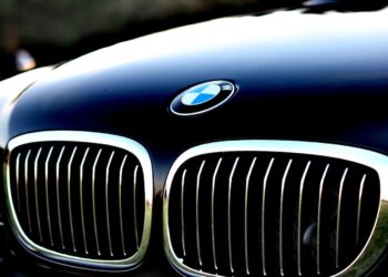 m8, area, rhw, desk, yellows, bags, piles, p&t, bg