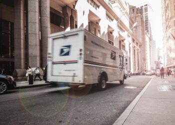 A fast and reliable carrier that can ensure safe transportation of high-value tech gear