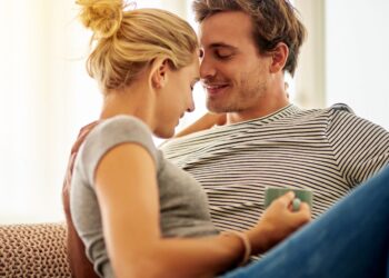 my girlfriend remains friendly with guys that flirt with her what should i do