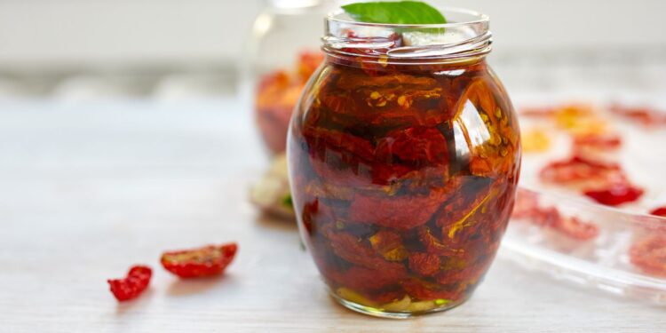 do sun dried tomatoes in oil need to be refrigerated