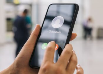 the person you are trying to reach is not accepting calls at this time message 24