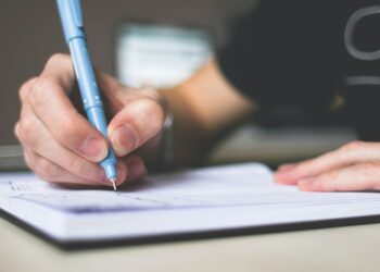 in the conclusion of an argumentative essay, the author should