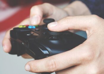 how to make obsidian in minecraft