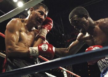 quien gano la pelea de canelo