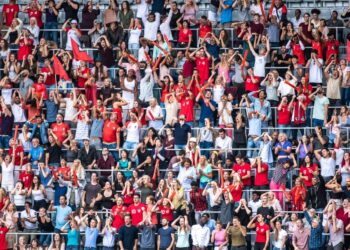 a que horas juega chivas hoy