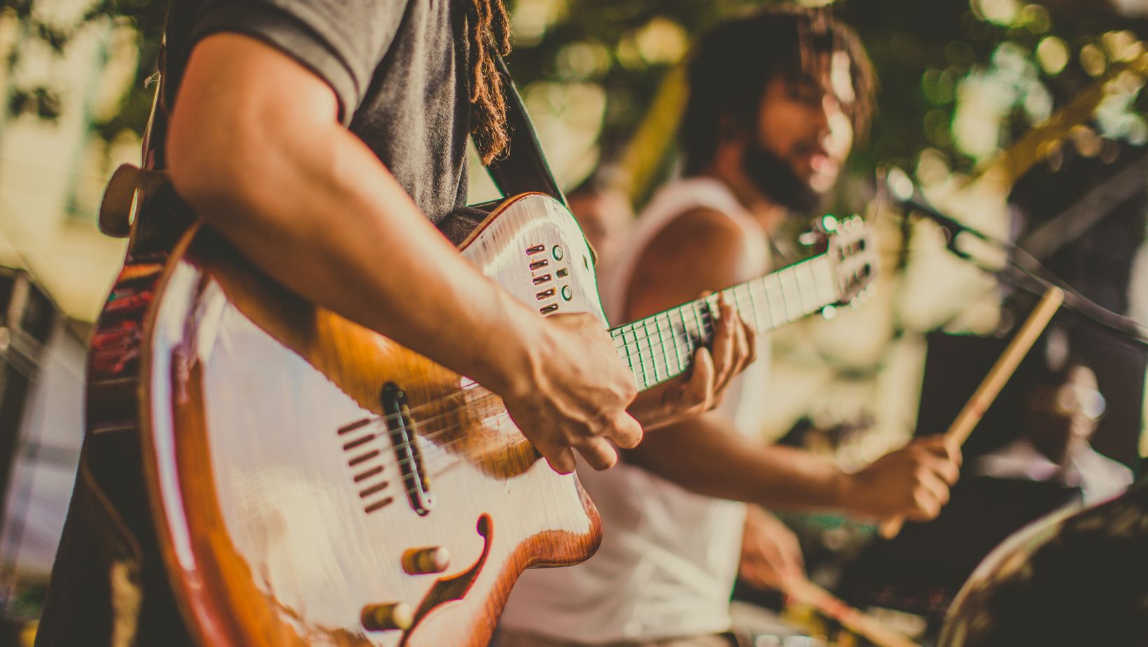 chord gitar rhoma irama - keramat