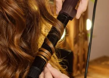 how to rizz a girl up