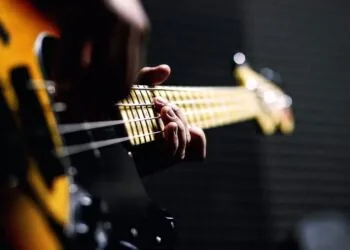 chord pacarku tak ada di rumah