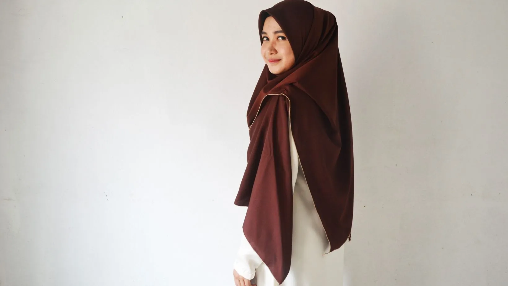 baju coklat tua cocok dengan jilbab warna apa
